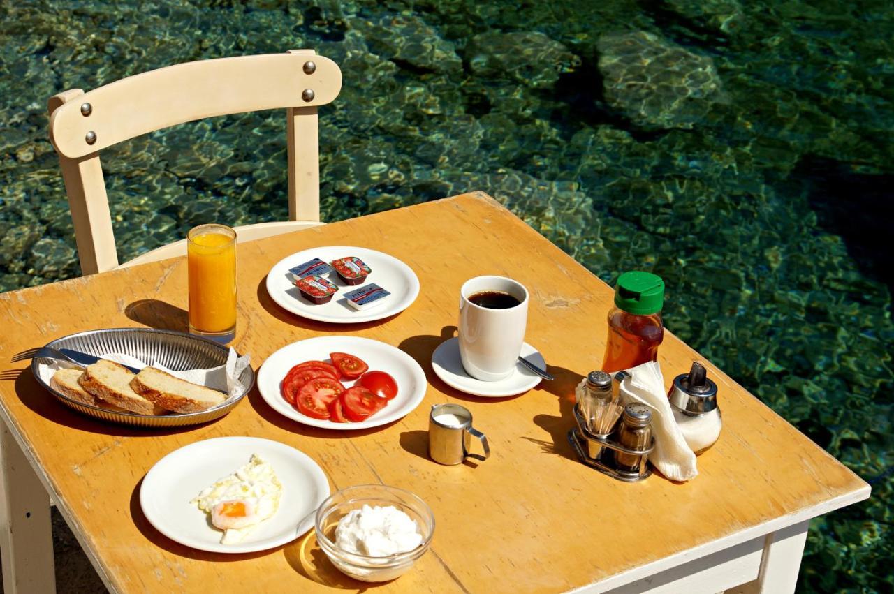 Αnna Hotel Loutrón Luaran gambar